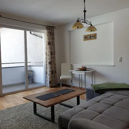 Bachmann アパート シュトラッセン